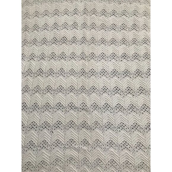 Vintage White Chevron Stripes Afghan Throw, Hand Knitted or Crocheted Zig Zag Pa - Picture 2 of 4